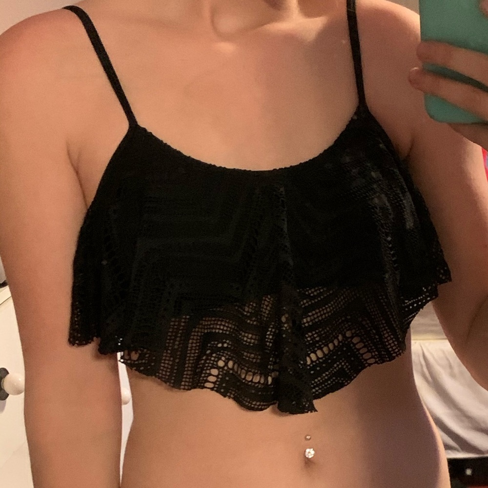 Black bikini top